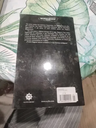 Honor de lobo: La novela de los lobos espaciales