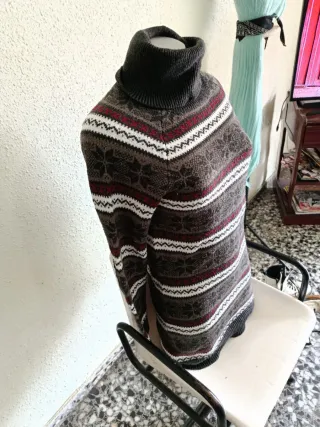 Vestido de invierno con cuello alto