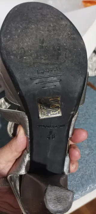 Sandalias de tacón plateadas