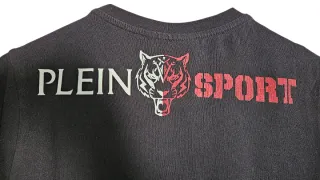 Camiseta Plein Sport Negra con Diseño Tigre