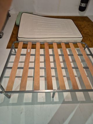 Somier de metal y madera