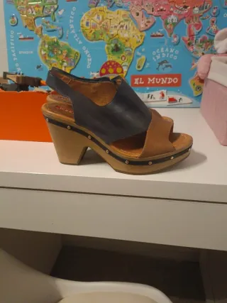 Sandalias Weekend Cuña Piel Negra y Marrón