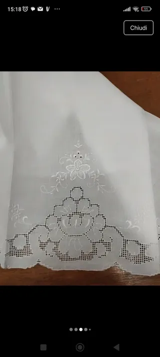 Tendina o asciugamano o telo multiuso ricamato