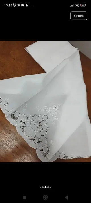 Tendina o asciugamano o telo multiuso ricamato
