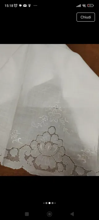 Tendina o asciugamano o telo multiuso ricamato