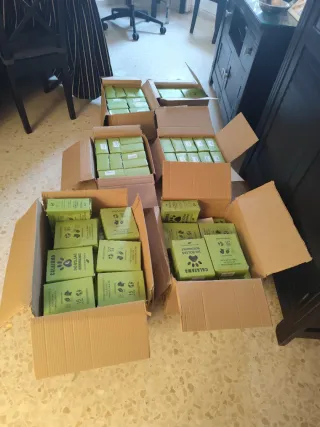 Dispensador + 240 Bolsas Caca Perro Biodegradables