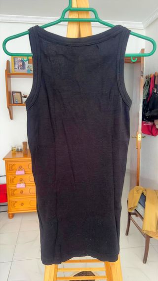 Camiseta básica negra sin mangas