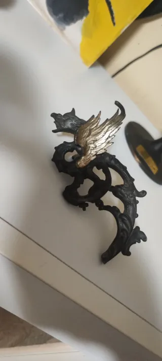 Maniglia antica drago con ali