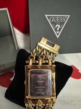 Reloj Guess Mujer Dorado