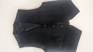 Camicia bianca bimbo con motivo blu e gilet blu