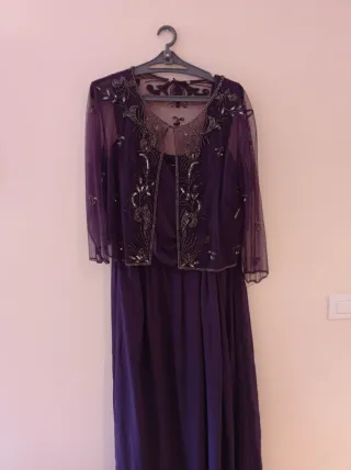 Vestido morado elegante