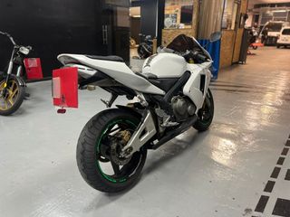 Honda CBR600RR 2004 Blanca