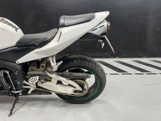 Honda CBR600RR 2004 Blanca