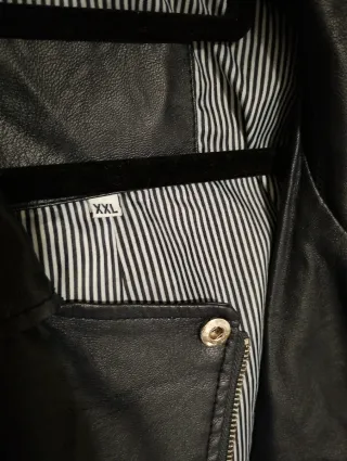 Chaqueta estilo motero azul marino