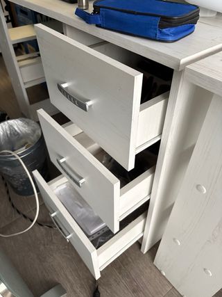 Escritorio madera con acabado melamina