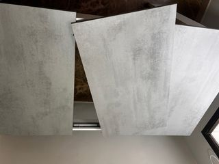 Mesa de comedor extensible (50cm) gris y blanca