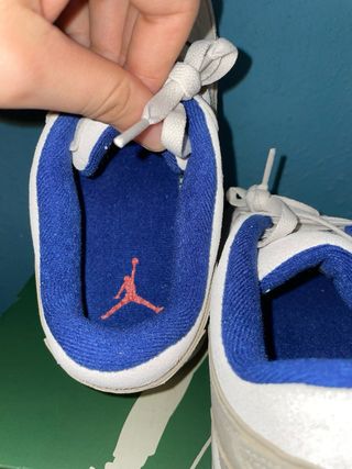 Jordan Flight Court Blancas y Beige nuevas