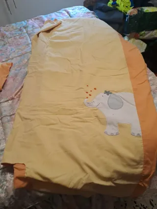 Ropa de Cuna Bebé Elefantes Naranja y Amarillo