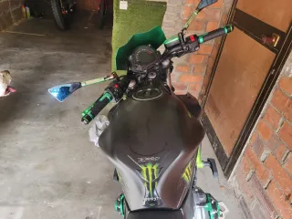 Kawasaki Z650 Negra y Verde