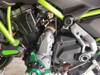 Kawasaki Z650 Negra y Verde