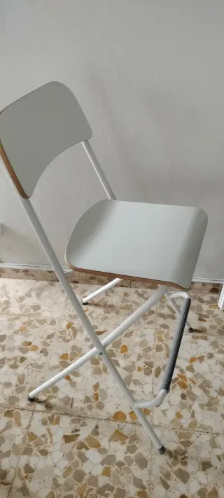 Conjunto Mesa y Sillas Altas Ikea
