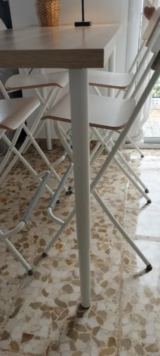 Conjunto Mesa y Sillas Altas Ikea