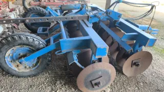 Grada de discos agrícola