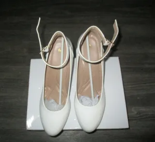 Zapatos de tacón blancos talla 40