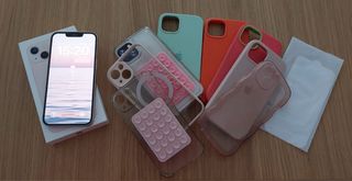 iPhone 13 Rose + Extras