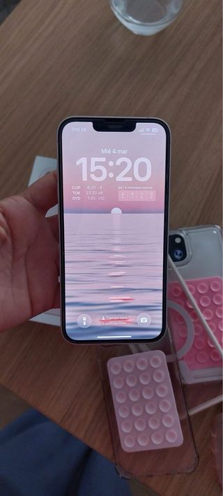 iPhone 13 Rose + Extras