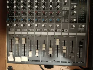 Consola de Sonido Synq SMP 12.22