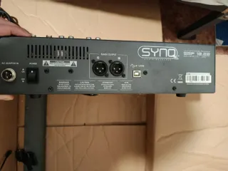 Consola de Sonido Synq SMP 12.22