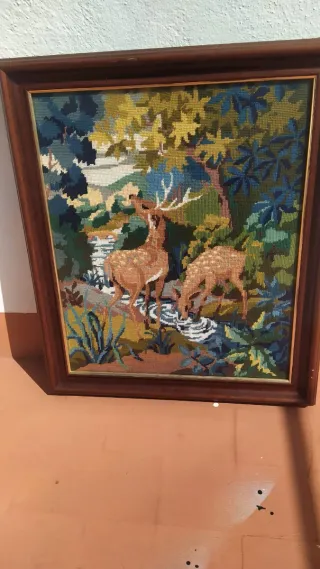 Cuadro bordado a mano de ciervos