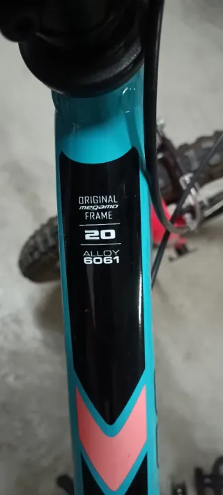 MEGAMO AIR GIRL 2022 Azul/Rosa 20"