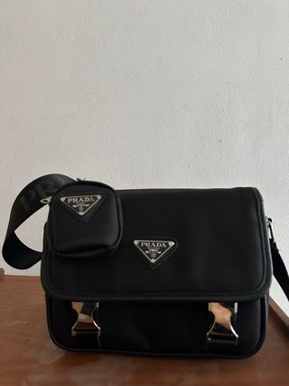 Bolso Prada Negro con Monedero