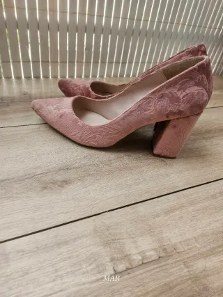 Salones Daniela Vega Rosa