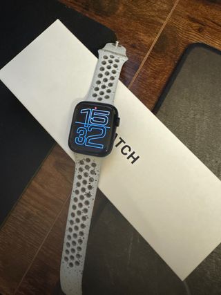 Apple Watch SE 44 mm con correa Nike Blanco