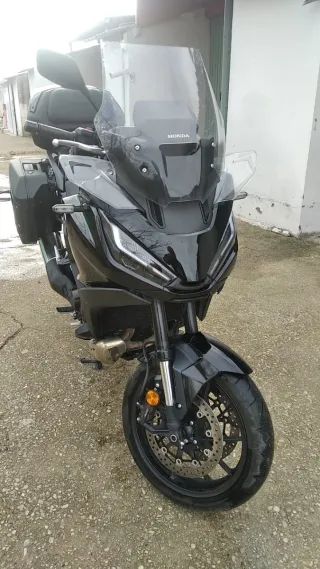 Honda NT 1100 Adventure Moto Negra