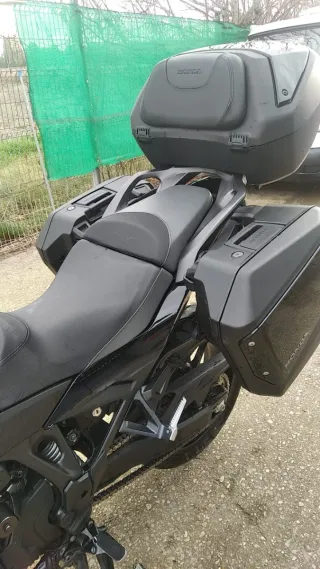 Honda NT 1100 Adventure Moto Negra