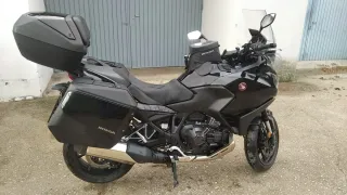 Honda NT 1100 Adventure Moto Negra