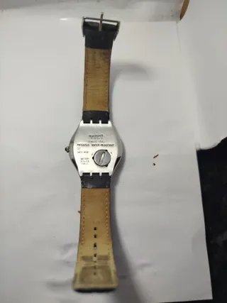 Swatch Alos 90 Reloj Amarillo y Plateado