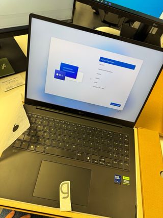 LG Gram Pro 16 2025 32GB (16Z90TR) NUEVO