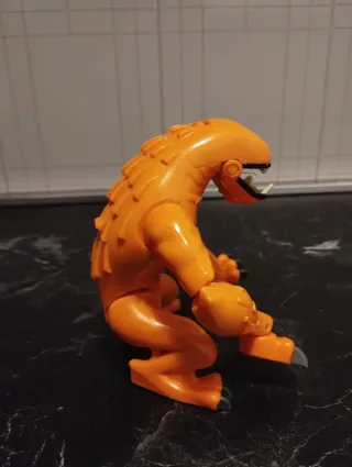 Action Figure Ben 10 Wildmutt Bandai