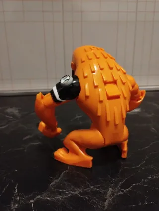 Action Figure Ben 10 Wildmutt Bandai