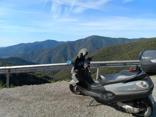 Piaggio X9 125cc Maxi Scooter Gris