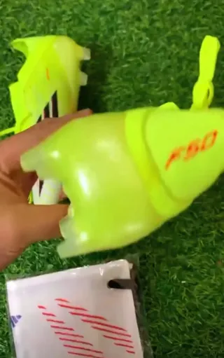 Adidas F50 Botas de Fútbol