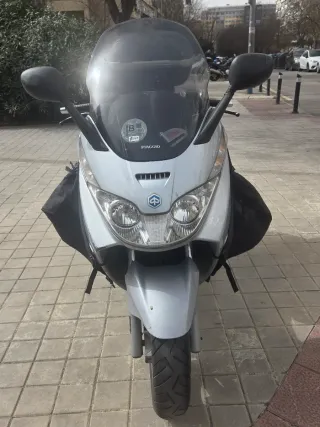 Piaggio X8 250