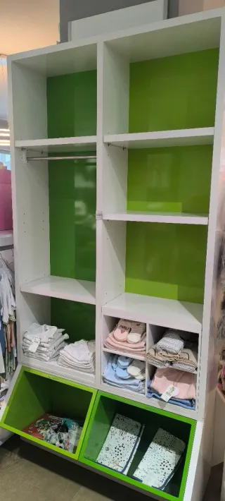 Mueble Almacenaje con compartimentos y barras