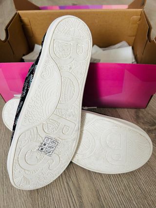 Zapatillas Skechers BOBS con estampado MEOW