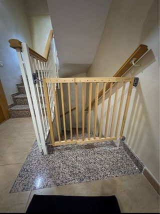 Barandilla de madera para escaleras